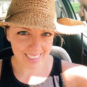 Meet your Posher, Laura